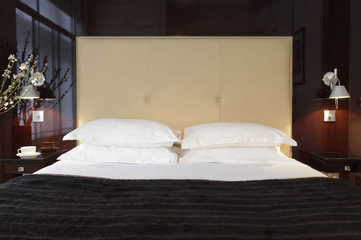 Luxe beddengoed, een kluis op de kamer, individueel gedecoreerd