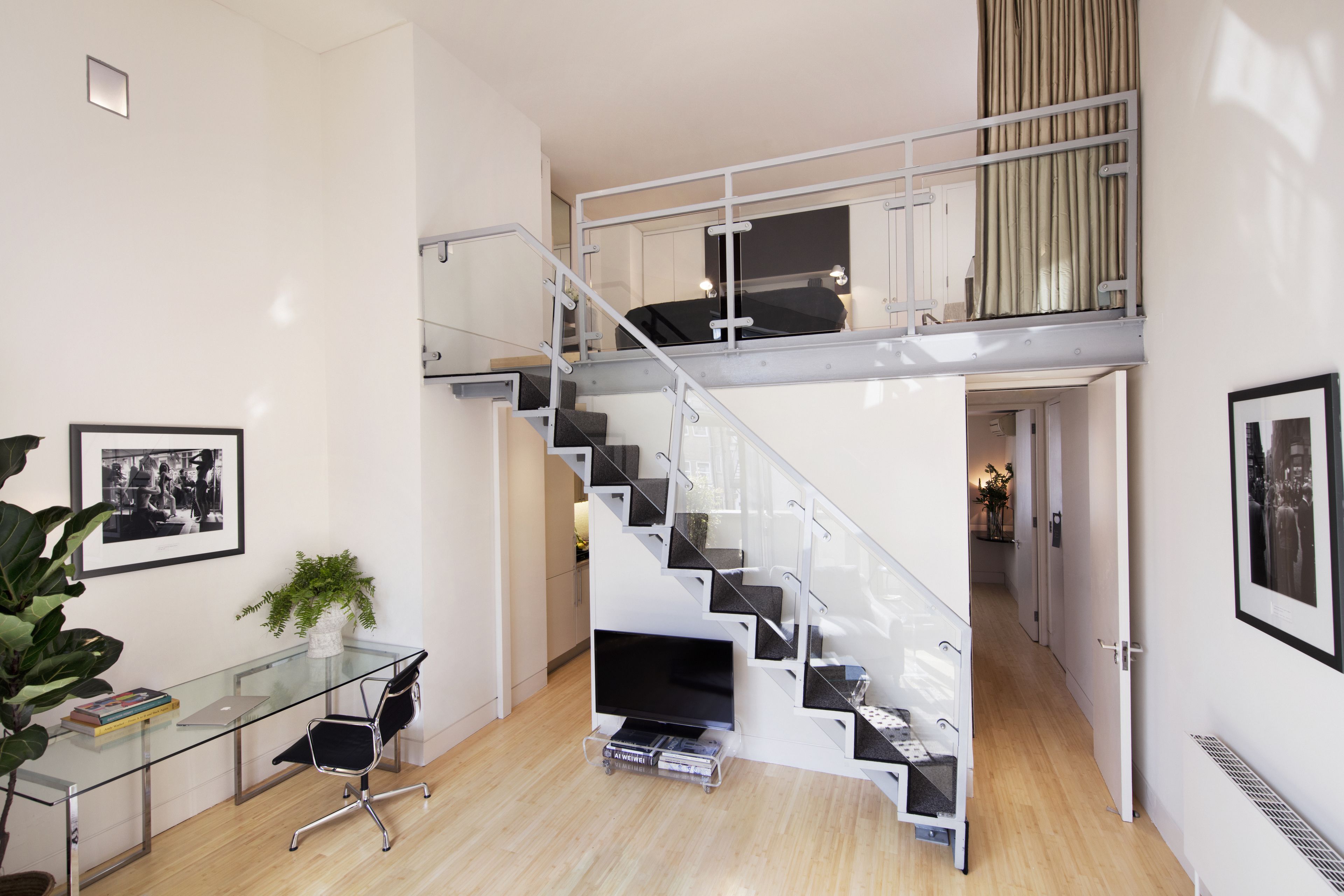 Een 0-inch ledtelevisie met digitale zenders en een televisie