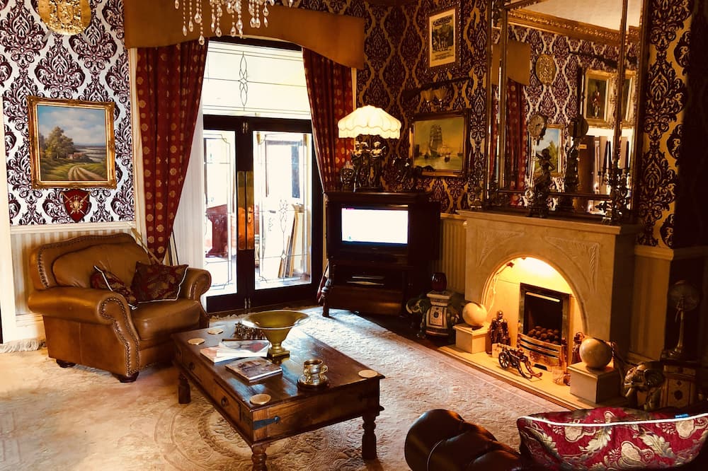 Castle Lodge Guest House - Wirral