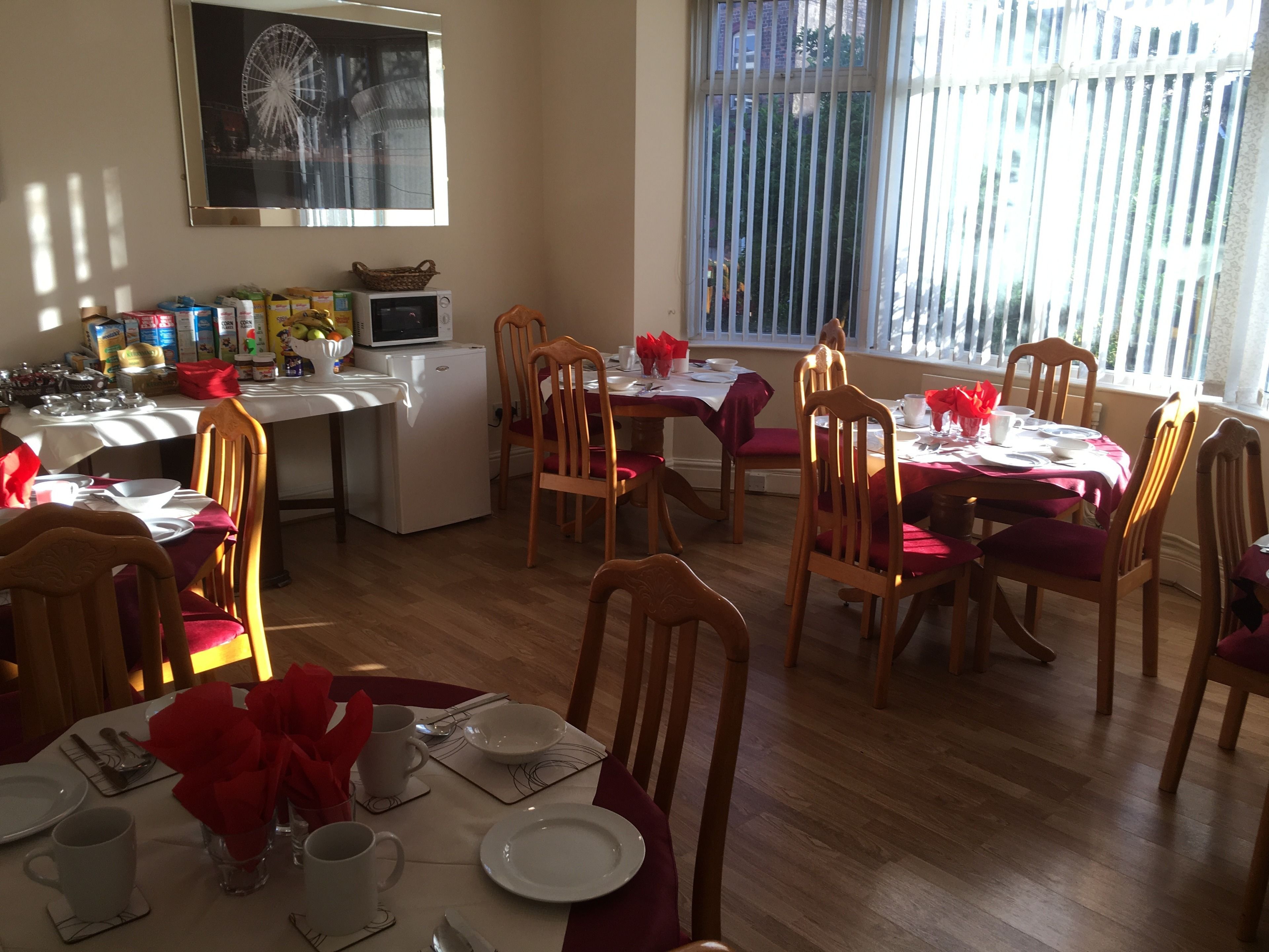 Foto - Castle Lodge Guest House 86-88 Sheil Rd L6 3AF