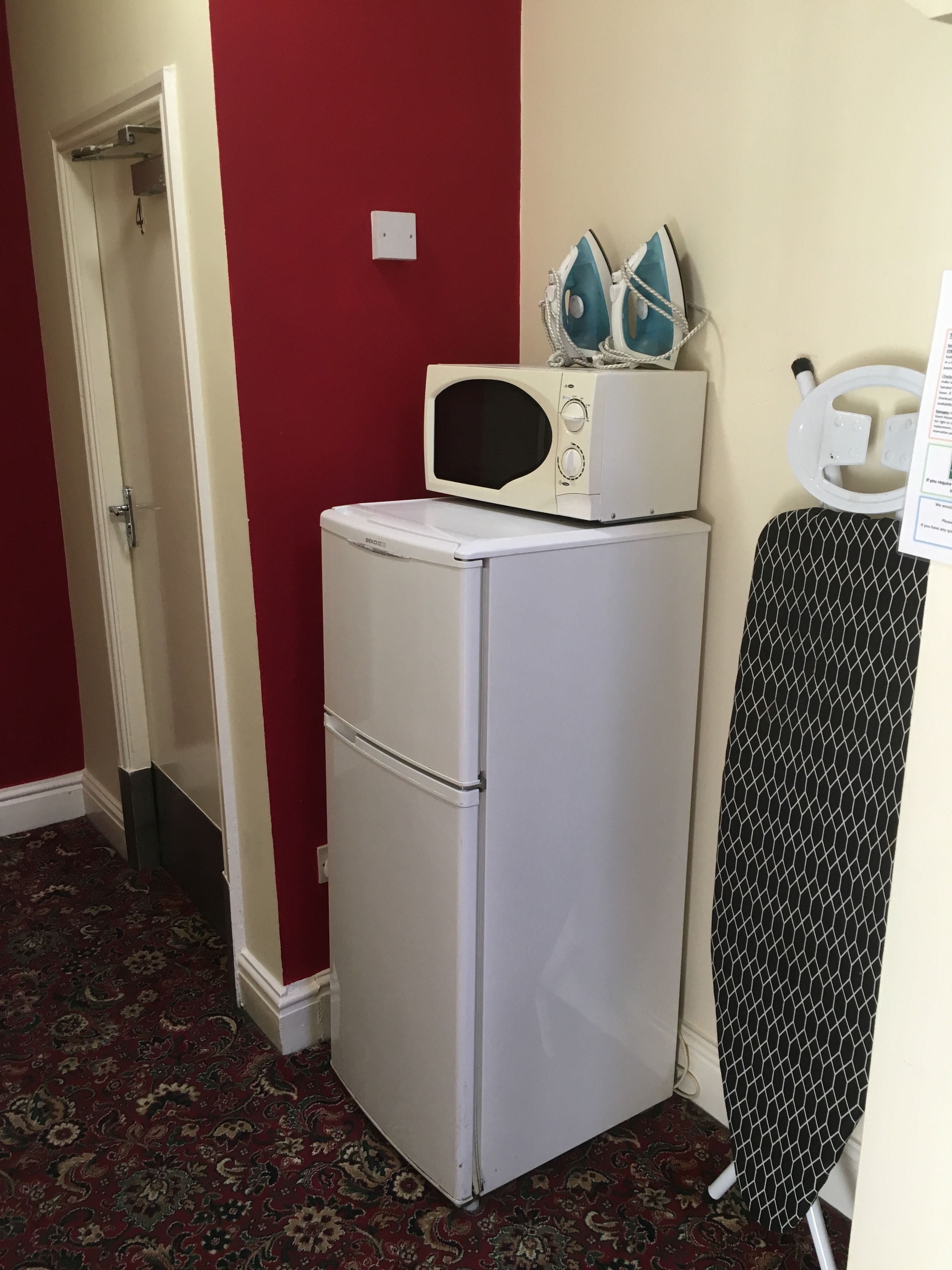 Foto - Castle Lodge Guest House 86-88 Sheil Rd L6 3AF