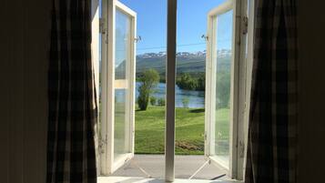 بديكورات فريدة لكل غرفة وطراز فريد لكل وحدة وأسرّة أطفال/رضّع