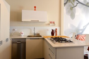 Design Apartment | Private kitchen - King George 83 Vacation apartments (Tel Aviv)