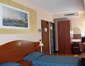 Schallisolierte Zimmer, kostenlose Babybetten, kostenloses WLAN