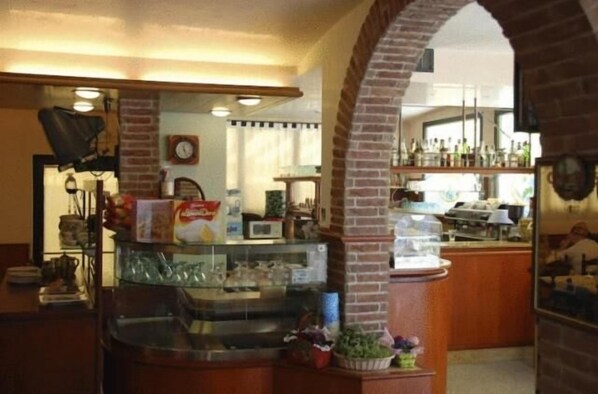 Frühstück, Mittagessen, Abendessen, italienische Küche