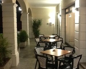 بار (في المنشاة)