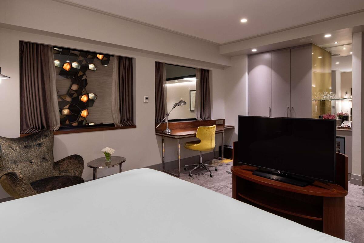 Literie de qualité supérieure, matelas Select Comfort, minibar