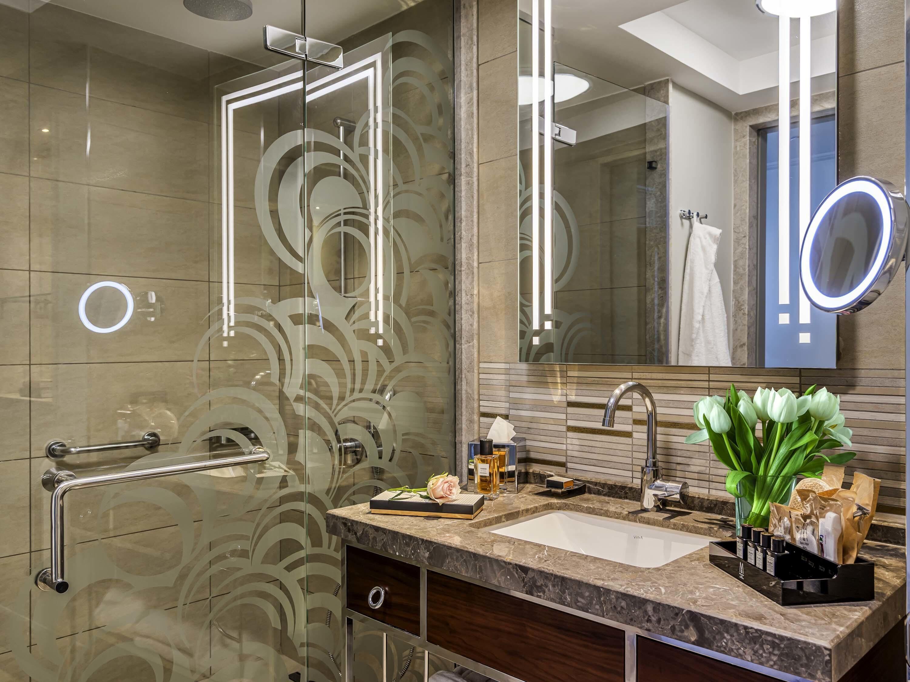 Habitación Deluxe, 2 camas individuales, vista a la ciudad | Ropa de cama de alta calidad, camas Select Comfort y minibar 