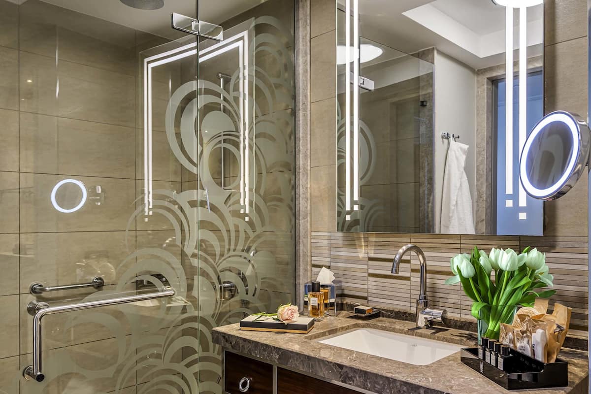 Habitación Deluxe, 2 camas individuales, vista a la ciudad | Ropa de cama de alta calidad, camas Select Comfort y minibar