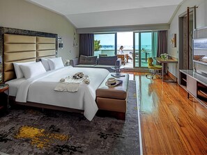 Suite, 1 Tempat Tidur Double (Bosphorus) | Seprai premium, tempat tidur Select Comfort, minibar, dan brankas