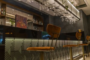 Bar (on property) - The Artisan Hotel Istanbul - MGallery Collection (Istanbul)