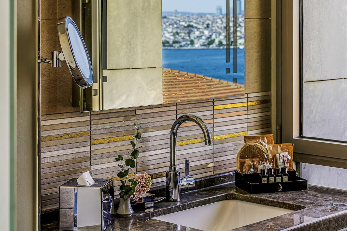 Junior Suite, 1 Double Bed, Terrace | 1 bedroom, premium bedding, Select Comfort beds, minibar
