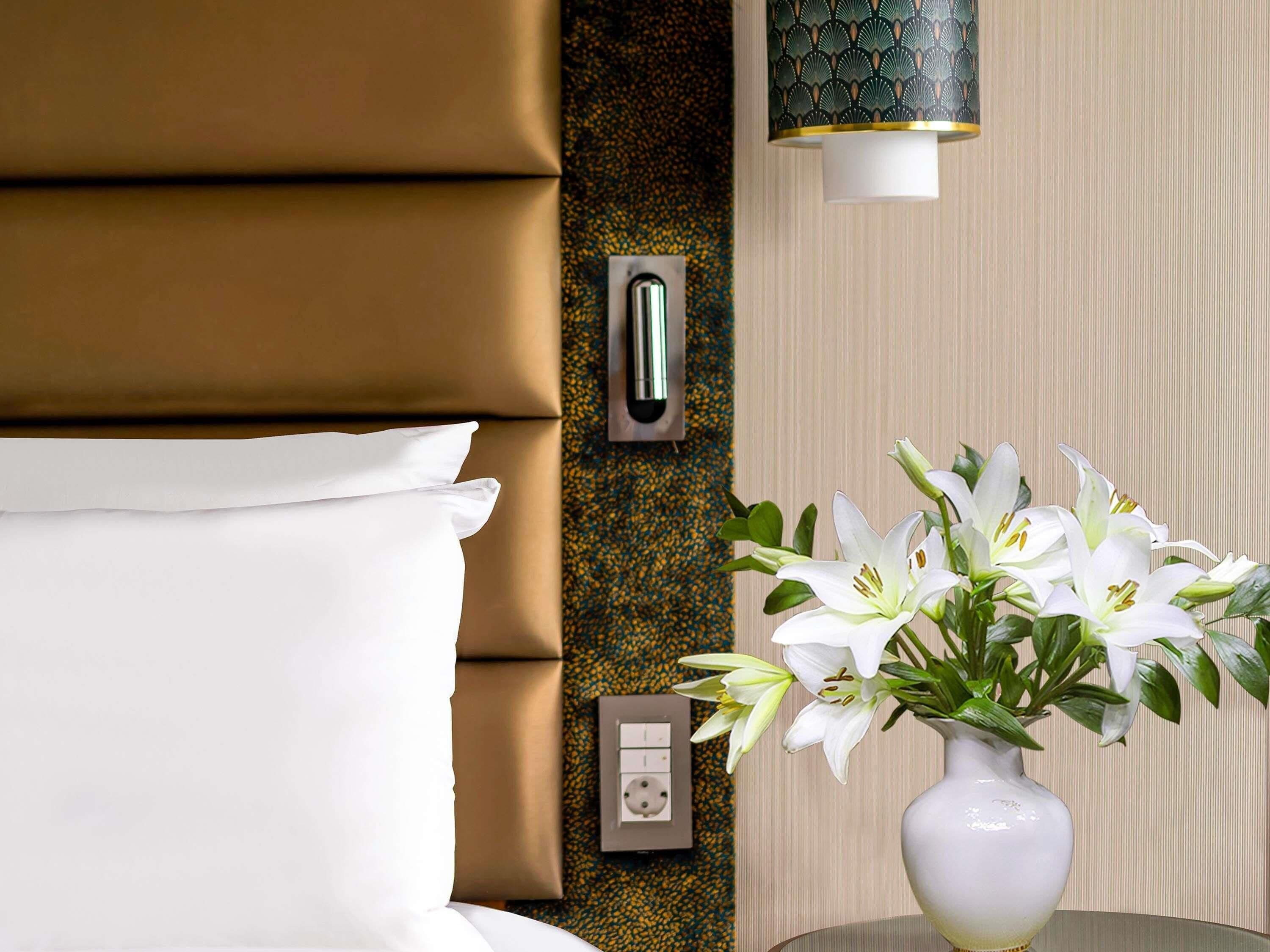Ropa de cama de alta calidad, camas Select Comfort y minibar 