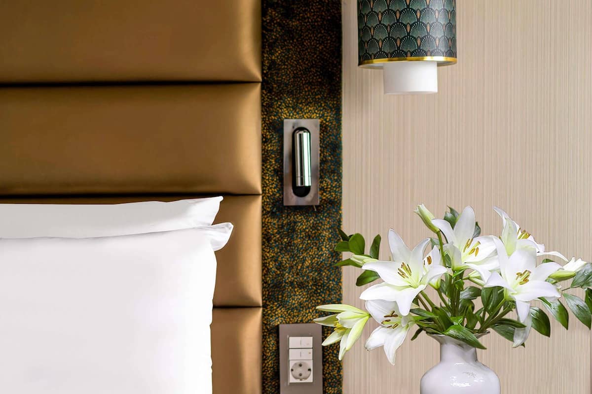 Ropa de cama de alta calidad, camas Select Comfort y minibar