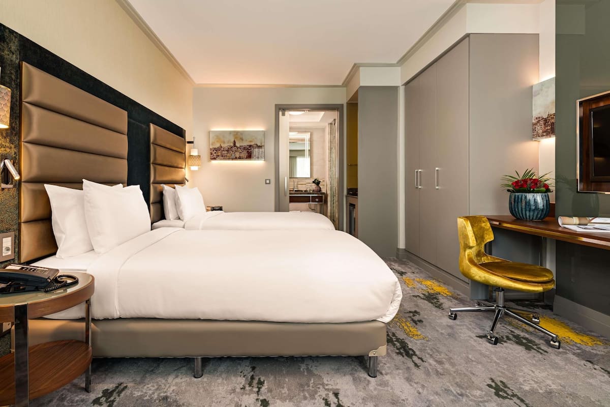 Deluxe-Zimmer, 2 Einzelbetten, Stadtblick | Hochwertige Bettwaren, Select-Comfort-Betten, Minibar, Zimmersafe