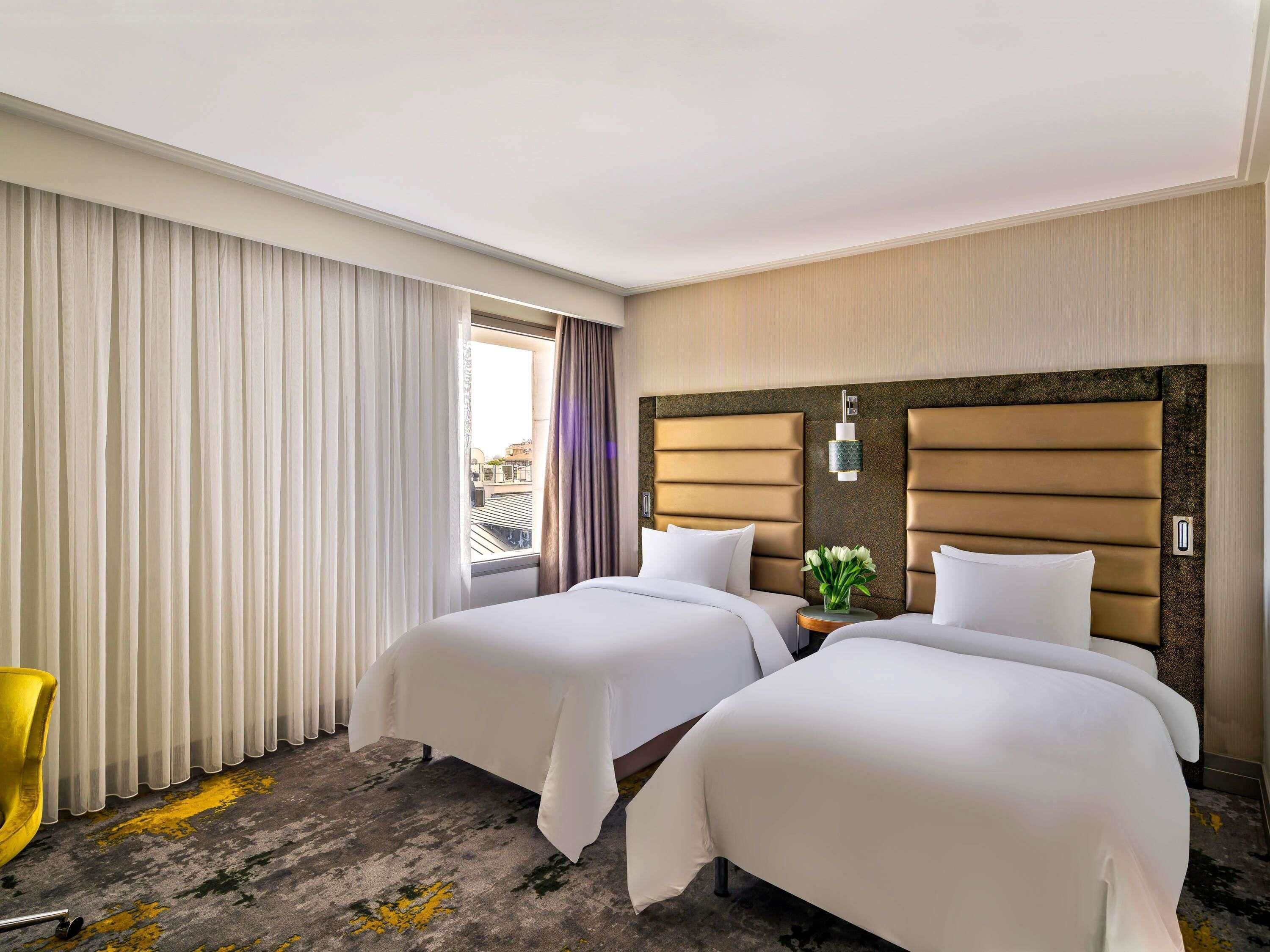 Superior kamer, 2 eenpersoonsbedden, uitzicht op stad | Luxe beddengoed, Select Comfort-bedden, een minibar