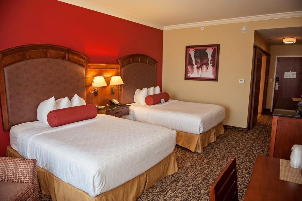 Premium bedding, in-room safe, desk, iron/ironing board