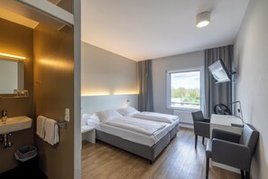 Double Room | Premium bedding, pillowtop beds, desk, blackout drapes - mk | hotel stuttgart (Stuttgart)