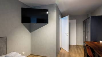 Hostel Twin Room | Ropa de cama de alta calidad y colchones con acolchado adicional