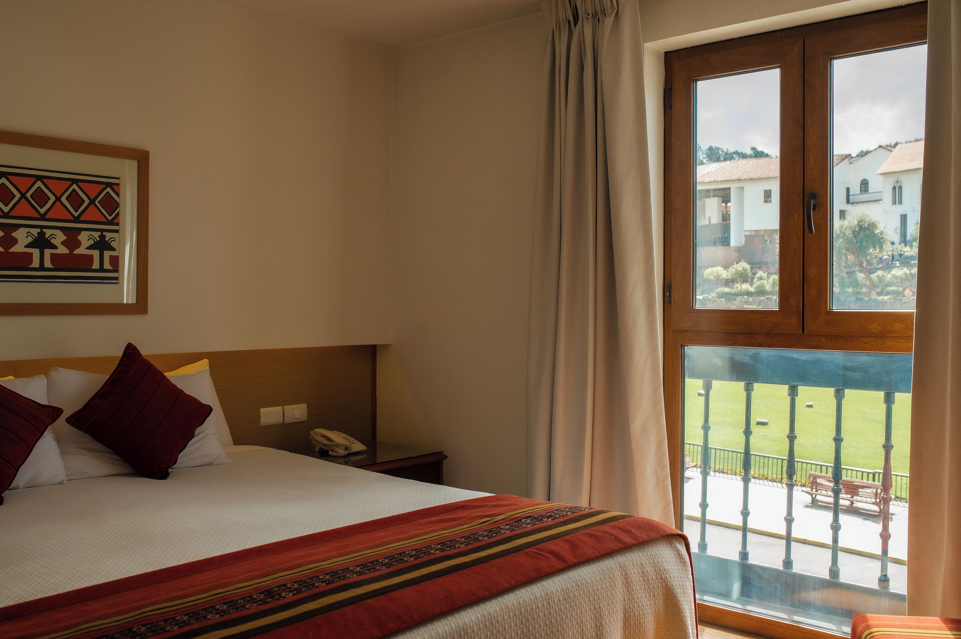 Tweepersoonskamer | Luxe beddengoed, een kluis op de kamer, een bureau, gratis wifi