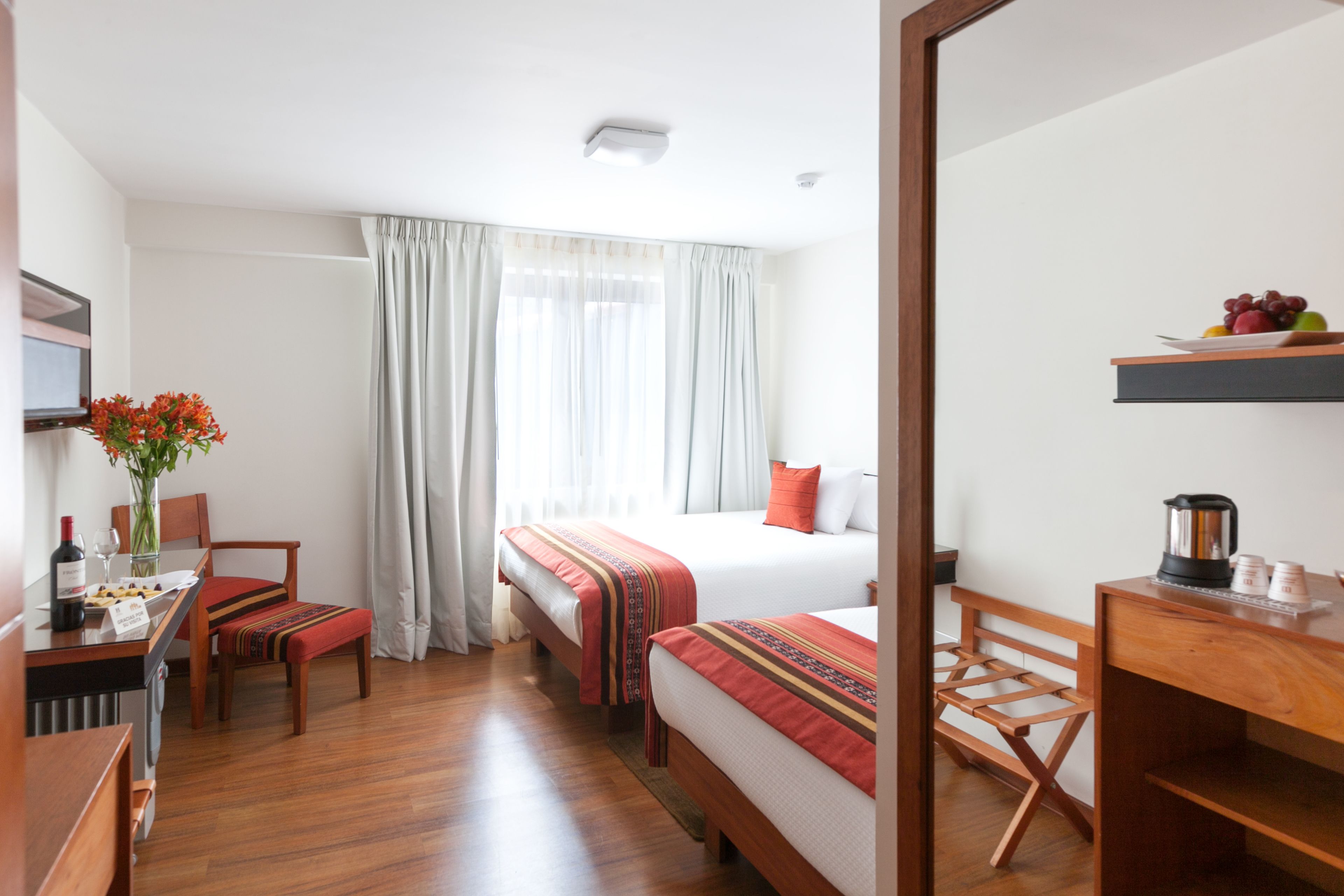 family room | premium bedding, in-room safe, desk, free wifi