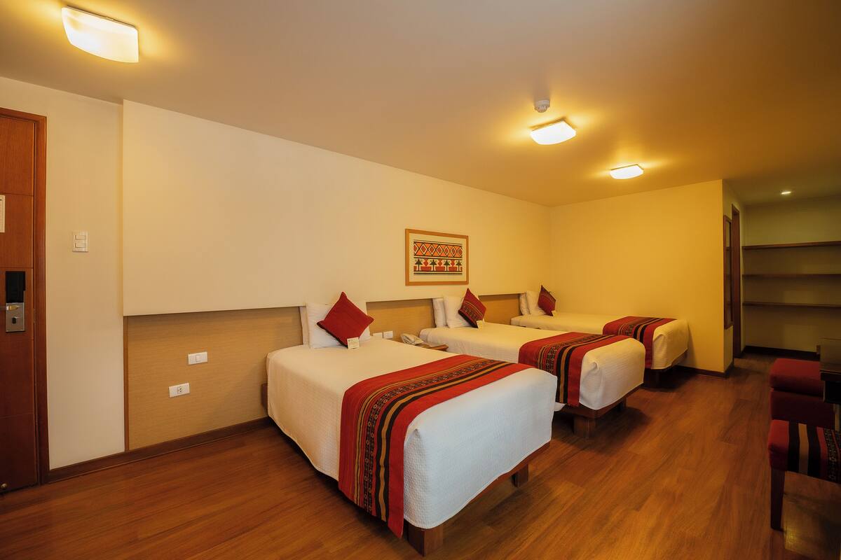 Triple Room | Premium bedding, in-room safe, desk, WiFi (free)