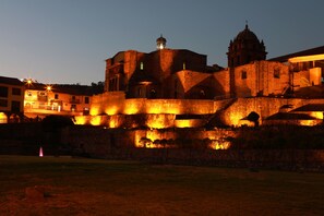 Exterior - San Agustin Plaza (Cusco)
