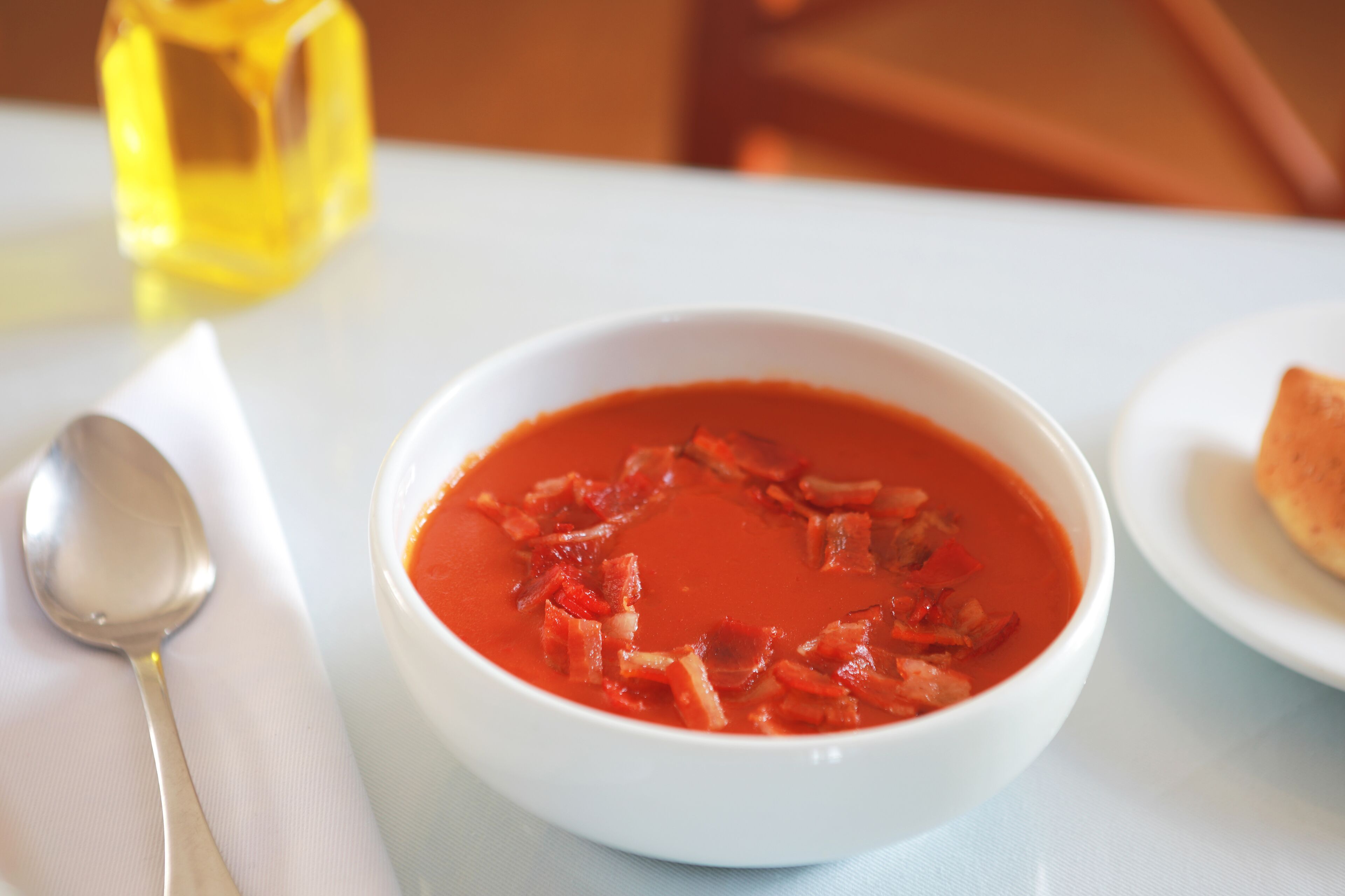 breakfast, lunch, dinner served; international cuisine