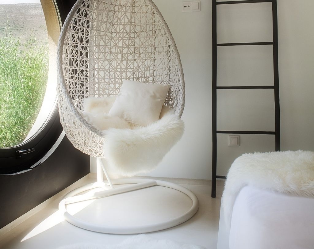 double room | living area | flat-screen tv