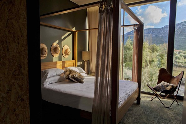 Double Room | Minibar, in-room safe, individually decorated, free WiFi - Cooking and Nature Emotional Hotel (Porto de Mos)