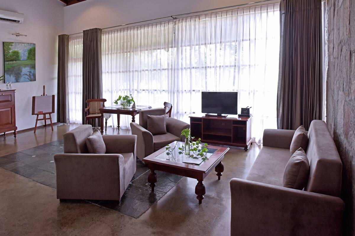 Villa, piscina privada, vistas al jardín | 1 dormitorio, minibar, caja fuerte y escritorio