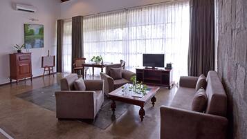 Wild Escape | 1 bedroom, minibar, in-room safe, individually decorated