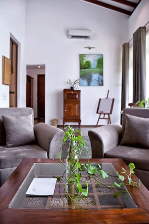 Wild Escape | Living area