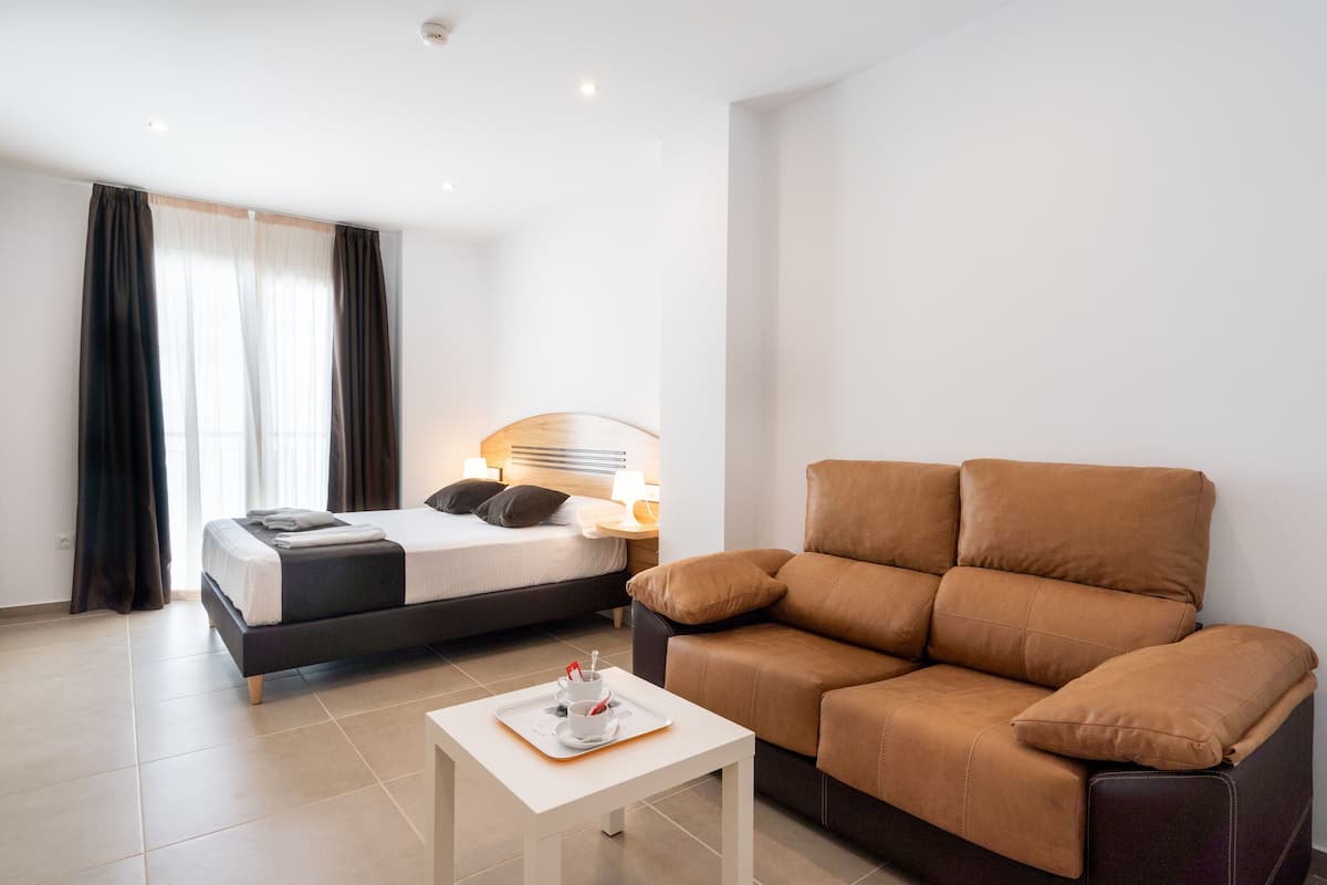 Blackout curtains, soundproofing, iron/ironing board, free WiFi