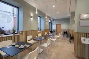 Desayuno estilo bufé
