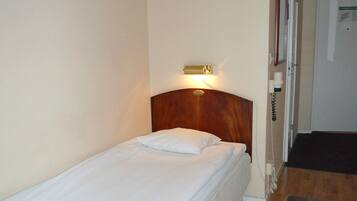 Single Room | 2 bedrooms, free WiFi, bed sheets