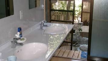 Douche, serviettes fournies
