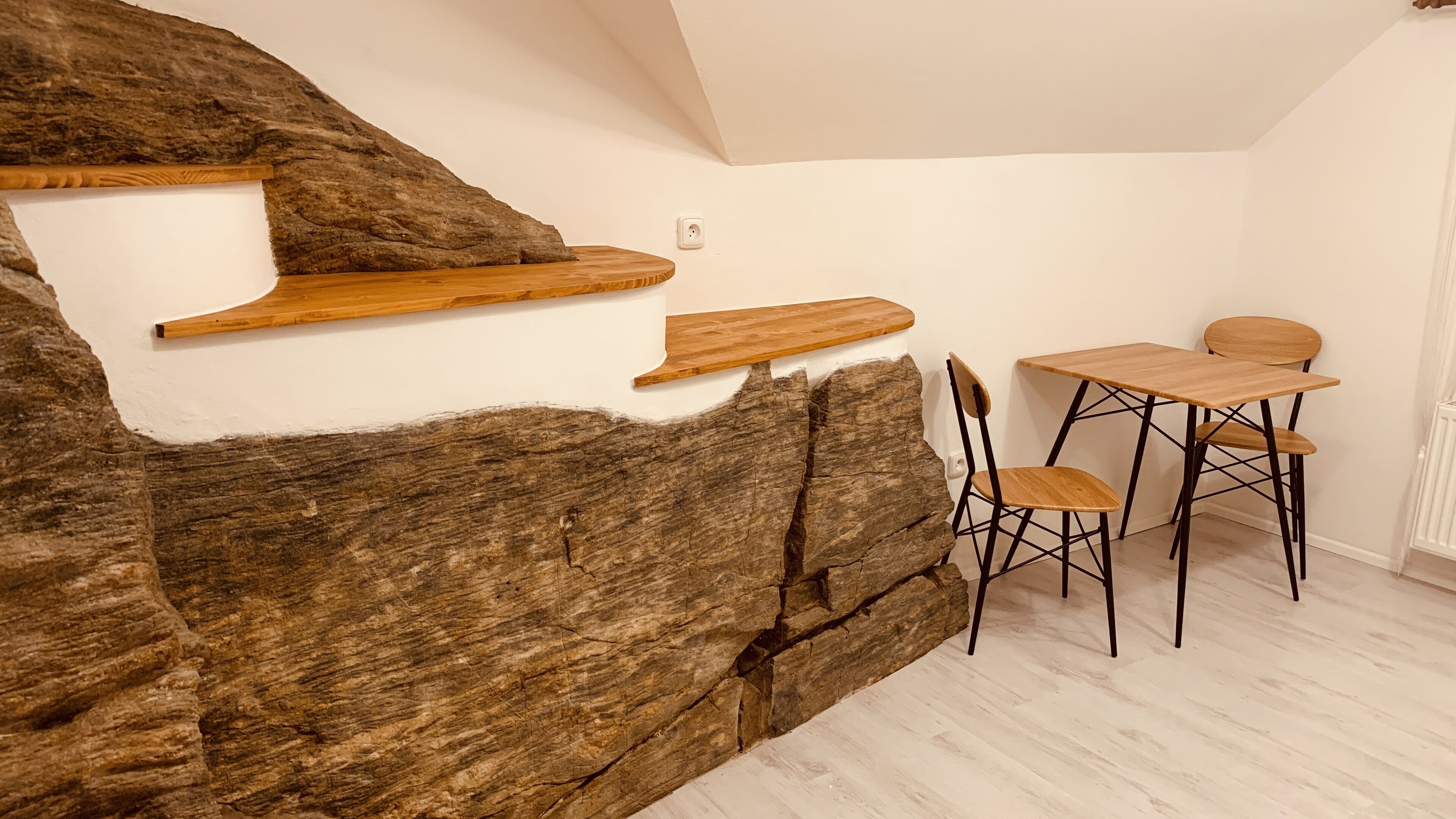 Classic Studio Suite, 1 King Bed, Kitchenette, City View | Private kitchen