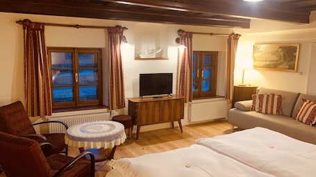 Ropa de cama hipoalergénica, cortinas blackout y cuna de viaje