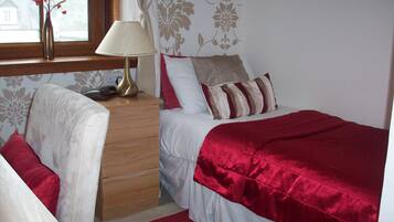 Single Room | Free WiFi, bed sheets