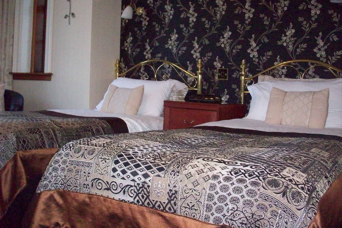 Free WiFi, bed sheets