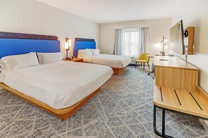 迷你吧、書桌、筆電工作空間、遮光布/窗簾