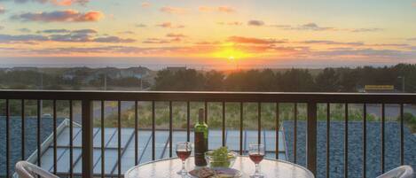 Seterika/papan seterika, Wi-fi, cadar katil