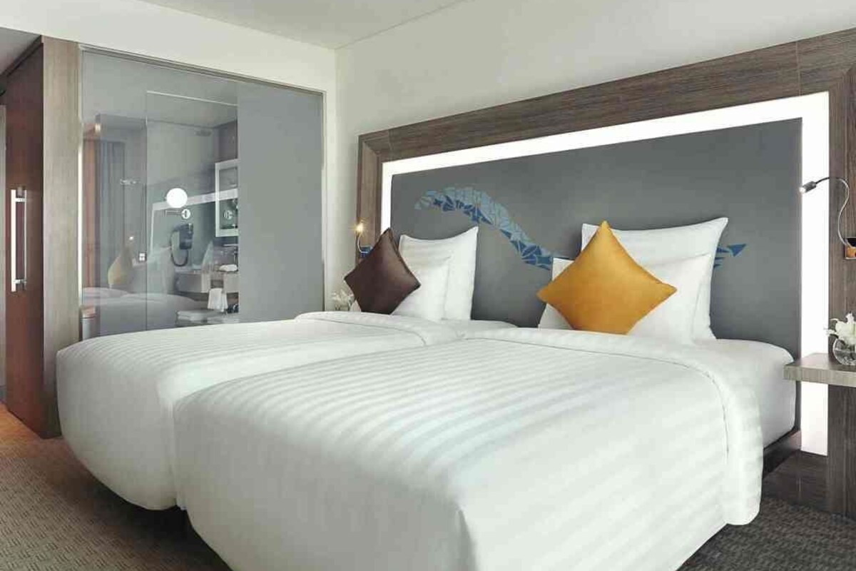 Superior Twin Room, 2 Single Beds | Minibar, in-room safe, desk, iron/ironing board (on request)