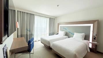 Minibar, in-room safe, desk, iron/ironing board