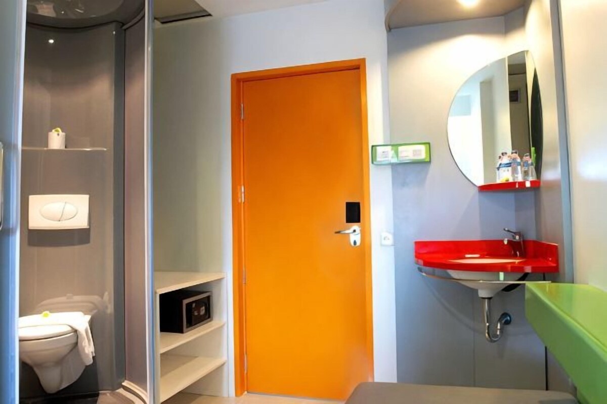 Baño | Ducha, artículos de higiene personal gratuitos, toallas y jabón