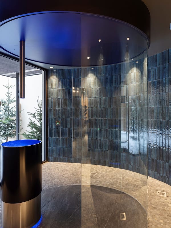 Sauna, hot tub, steam room, body treatments, body wraps, body scrubs