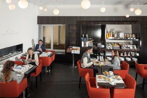 Daily buffet breakfast for a fee - Alma Boutique Hotel (Vienna)