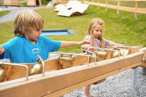 Área de juegos infantiles al aire libre