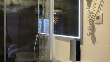 Twin Room, Kitchen | Bathroom | Hair dryer, towels